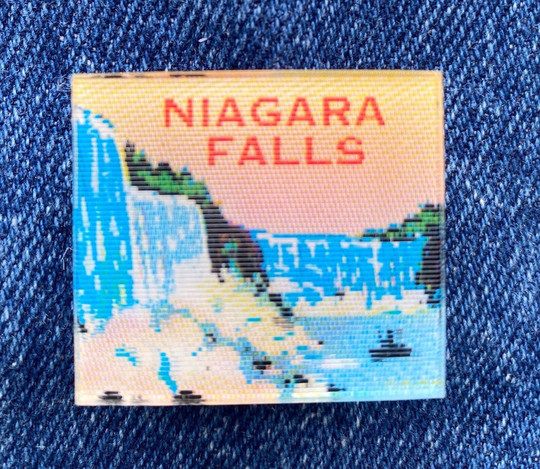 Vintage Flicker 3D Pin Niagara Falls Original 60S Lenticular Waterfall New York Canada Jewelry Varivue Brooch Pin Back Badge Gift