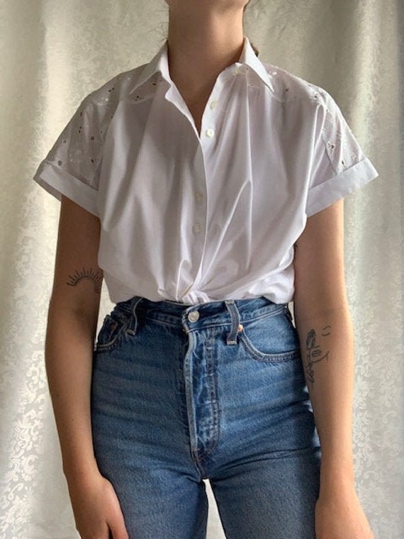 Vintage 1980S White Cotton Blend Minimalist Basic Button Up Blouse With Shoulder Floral Embroidery Details