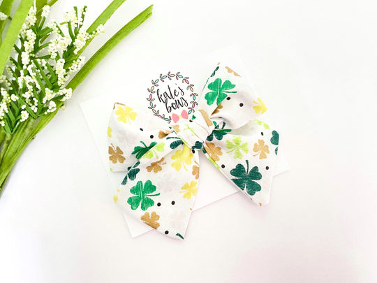 White With Green & Gold Shamrocks Millie Style Fabric Hair Bow, St Patrick's Day, Bows, Hairbows, Headbands, Baby Headbands