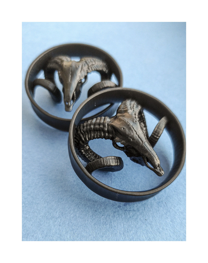 A Pair Of Ram Skull Ear Tunnels Unique Lightweight Double Flared Gauge Plug 6-80mm Inactive