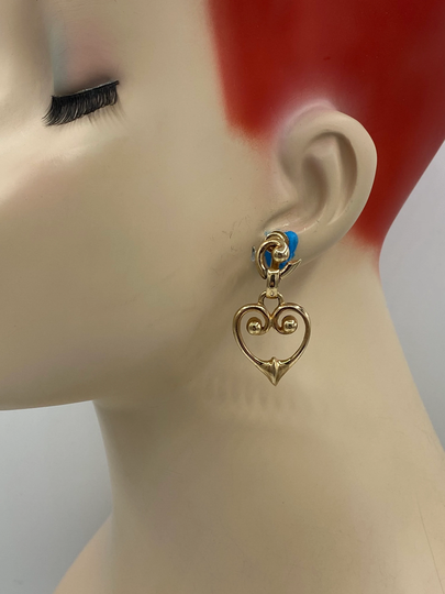 Vintage Tara Victorian Heart Dangle Gold Tone Screw Back Earrings Ad2