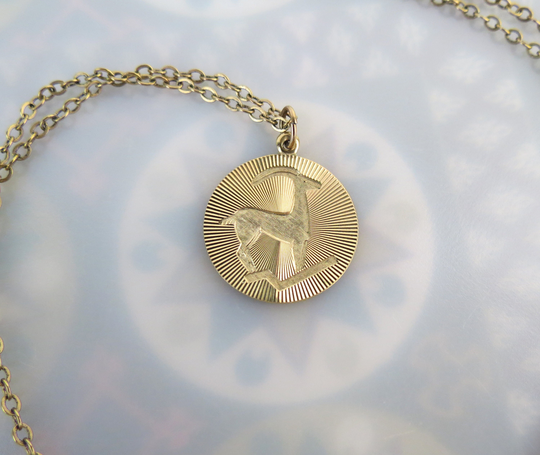 Vintage Hallmarked 333 8 Karat Yellow Gold Aries Ram Astrological Pendant & 8K Chain Necklace