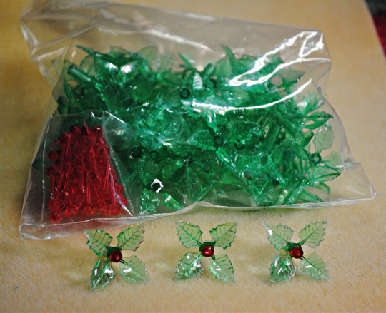 Holly Lights For Ceramics, Christmas Tree Bulbs, 2 Piece Leaves