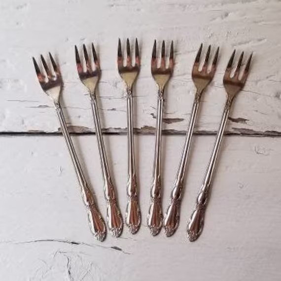 Oneida Fenway Cocktail Seafood Fork Set - Wm A Rogers Deluxe Stainless Ltd Vintage Engraveable Cocktail/Pickle Of 6