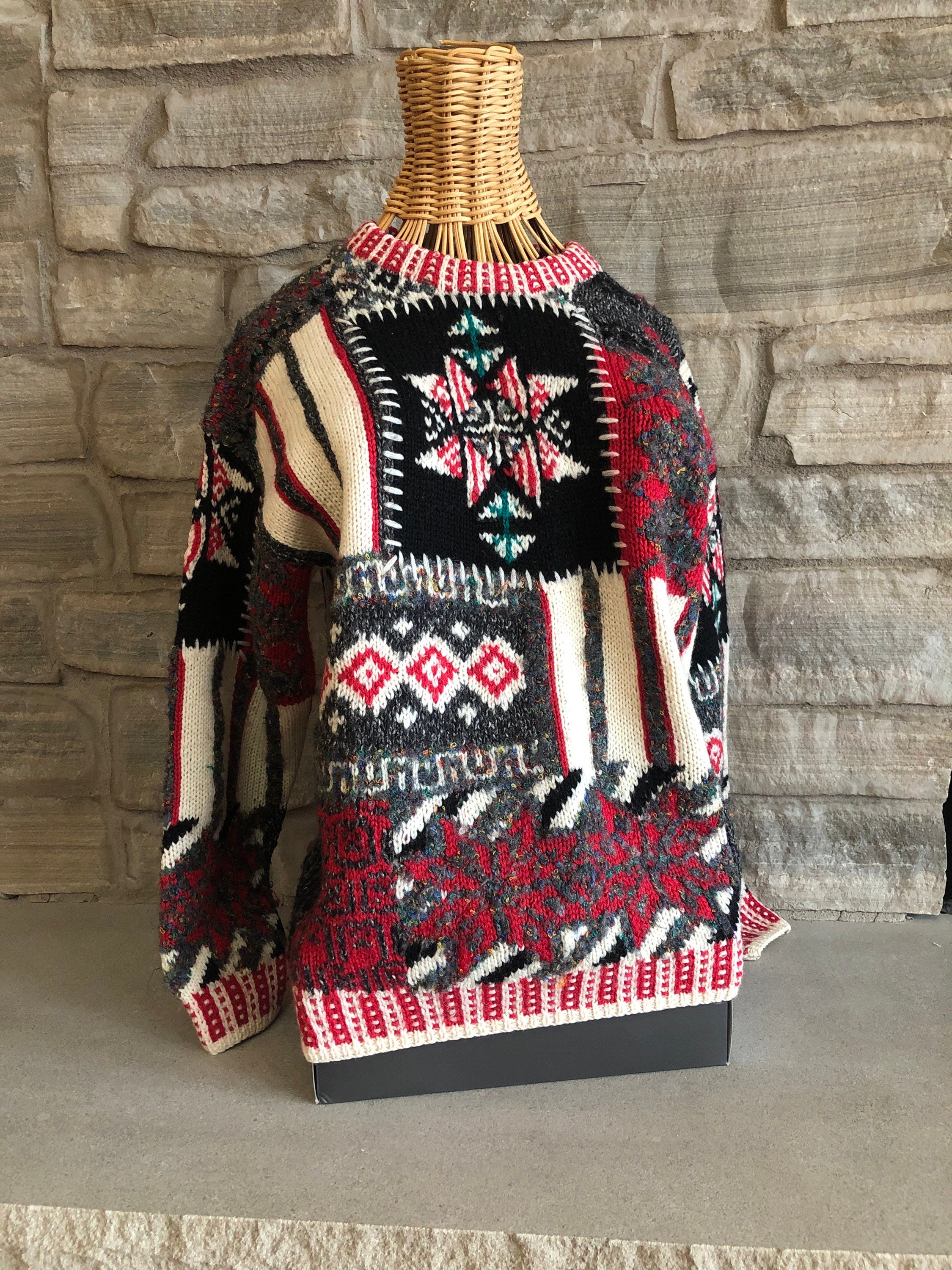 Vintage Wool Blend Liz Wear Snowflake Poinsettia Winter Sweater 1990 Retro Holiday Warm Pullover Size Medium Red Gray