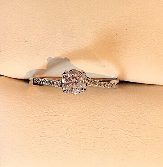 0.28Ct D Vs1 Natural Diamond With Eccents 18K Solid Gold Solitaire Engagement Ring