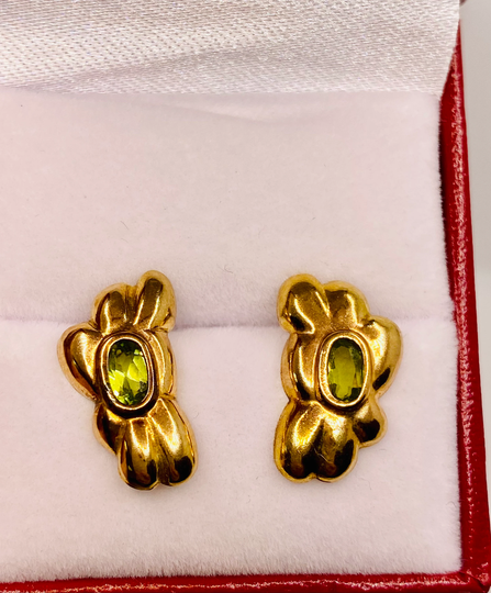Vintage 14K Yellow Gold Peridot Earrings