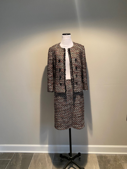 Size 8 Couture-Like Suit Tahari Very Good Looking