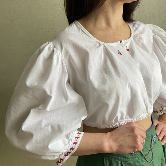 Dirndl Top, Blouse, Vintage Crop Austrian Embroidered Bavarian Blouse