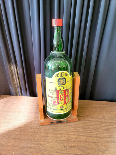 J&b Blended Scotch Whiskey Giant 1 Gallon Bottle Vintage Rare