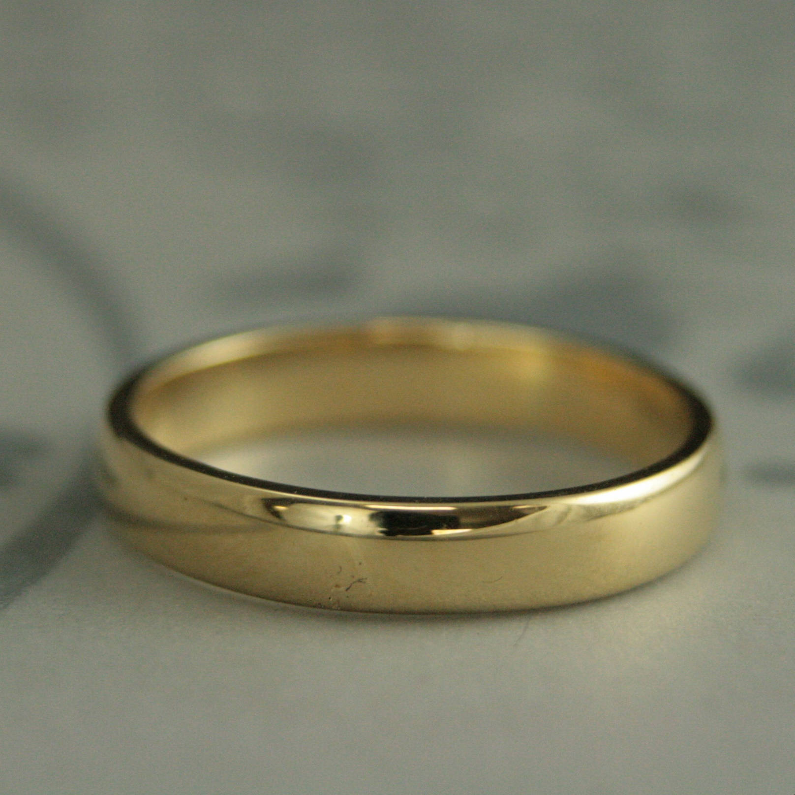 Wedding Ring 18K Band Men's Women's 4mm Simple Half Round