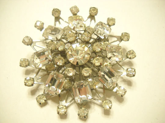 Vintage Gigantic 1950S Silver Tone Rhinestone Brooch | 1727