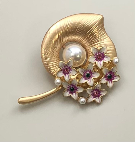 Adorable Flower Brooch