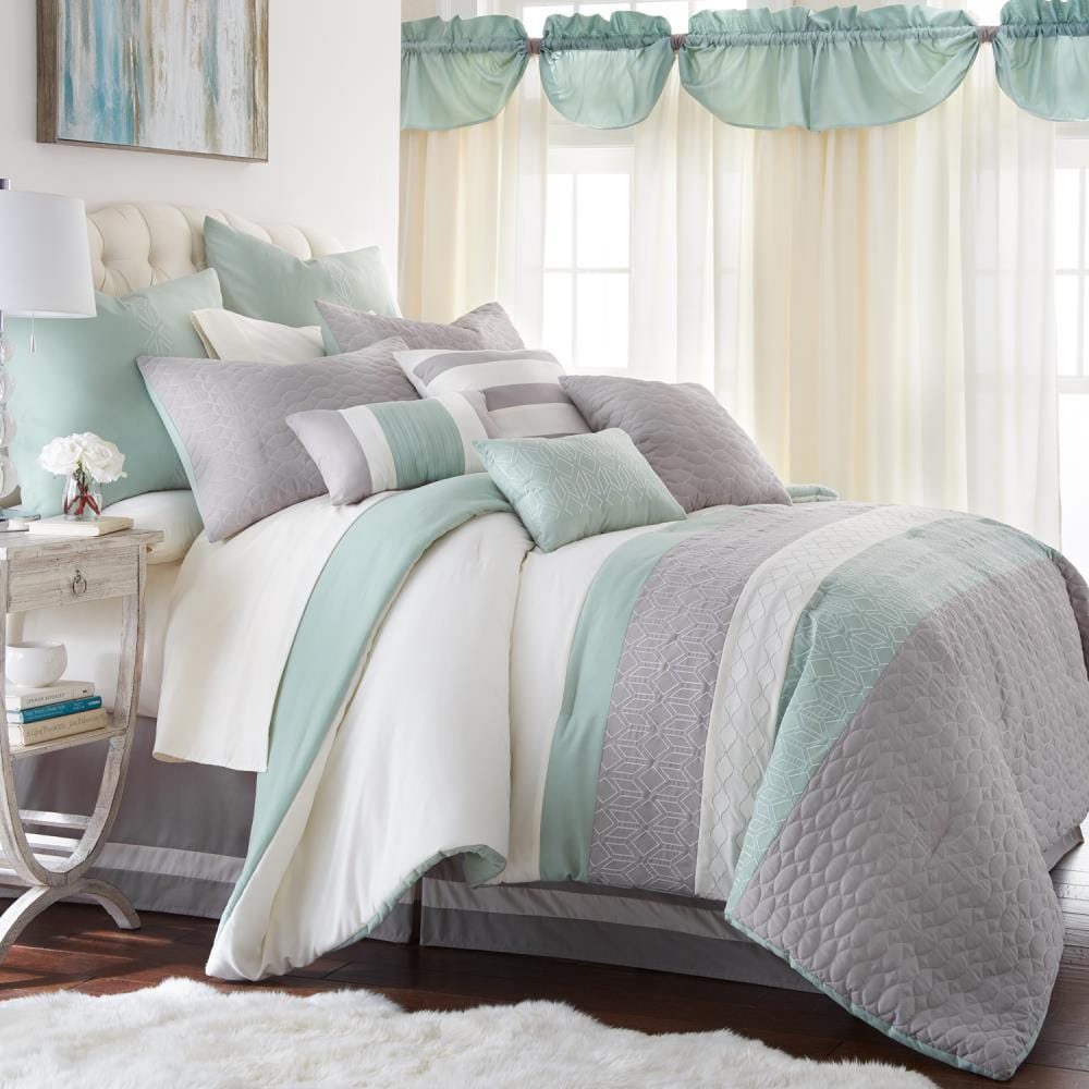 Amrapur Overseas Multi-colored Multi Reversible Queen Comforter (Blend with Polyester Fill) | 4CMF24SG-PLS-QN