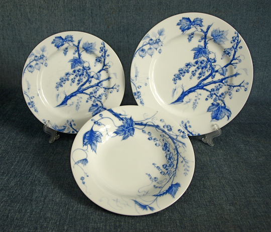 Williams - Sonoma Ormonde Porcelain Dinnerware Set W Blueberry Pattern Dinner Plate, Bread/Salad Plate & Pasta Soup Bowl Japan