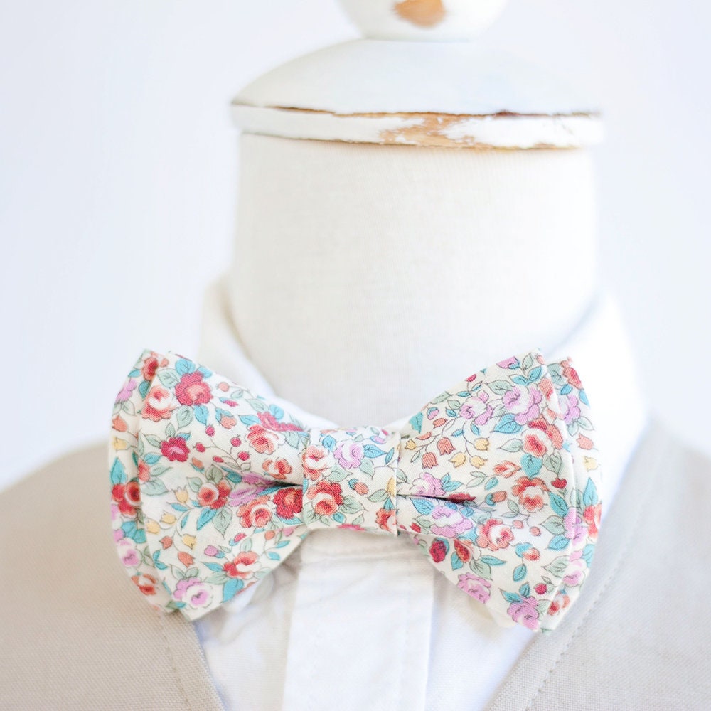 Bow Tie, Ties, Boys Baby Bowties, Ring Bearer, Wedding Floral Red, Coral - Bouquet in Blossom