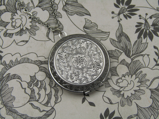 Floral Stainless Steel Photo Locket Necklace Gothic Goth Flower Retro Victorian Minimal Classic Timeless Elegant