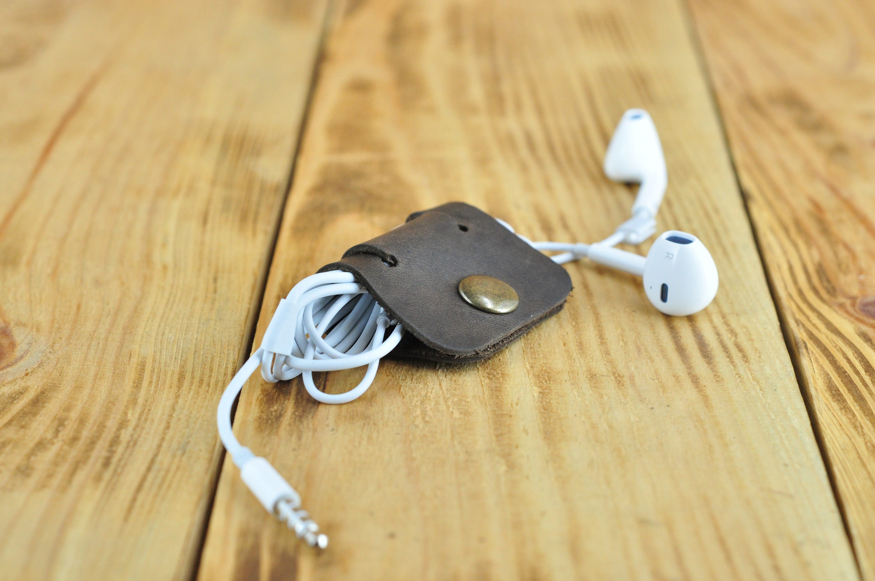 Cable Organizer, Earphone Holder, Earbud Clips, Leather Headphones Wire Wrap, Travel Cord Organizer