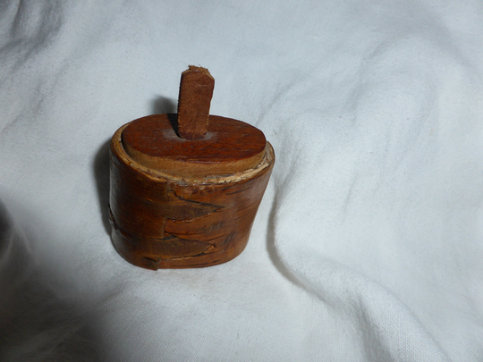 Birch Bark/Snuff Box Vintage Hand Made in Sweden Folk Art