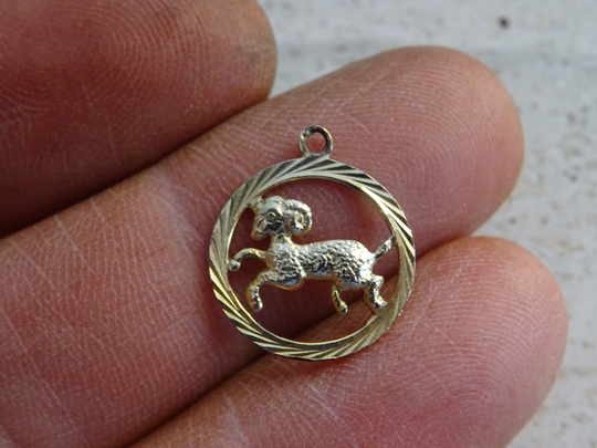 Vintage Silver Plated Zodiac Constellation Medal Pendant Charm Medallion Sign Of Aries. | Ram C 13