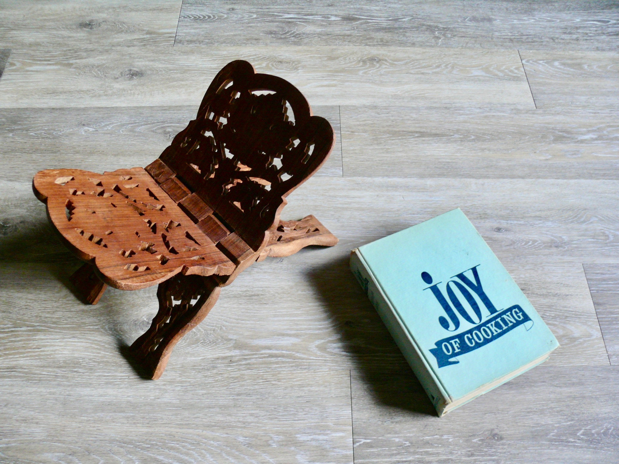 Carved Wood Folding Book Rest, Vintage Boho 8 Stand With Leaf Design, Rustic Cook Kitchen Library Office Decor