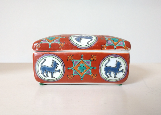 Red Chinese Porcelain Trinket Box