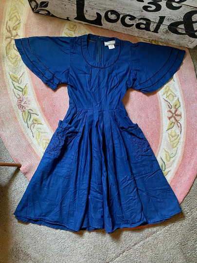 Adorable 1980's/90's Vintage Linen Blend Eyelet Dress Womens Size Xsmall
