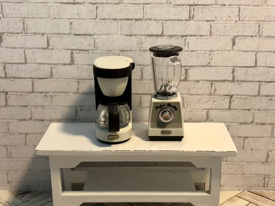 16 Dollhouse Miniature Coffee Maker & Blender