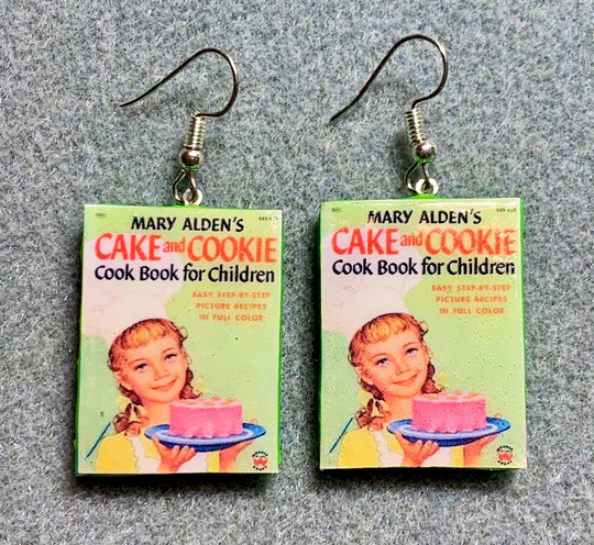 New Retro 1950S Mary Alden's Cake & Cookie Cook Book For Children Recipes Baking Kitsch Dangle Polymer Clay Earrings Nickle-Free, Green
