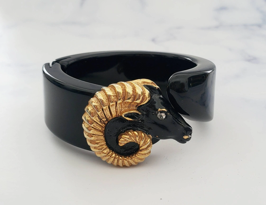 Vintage Ram's Head Black & Gold Tone Acrylic Hinge Figural Bracelet Rare