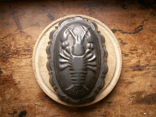 Vintage Tin Lobster Mold - Great Nautical Inpired Kitchen Decor