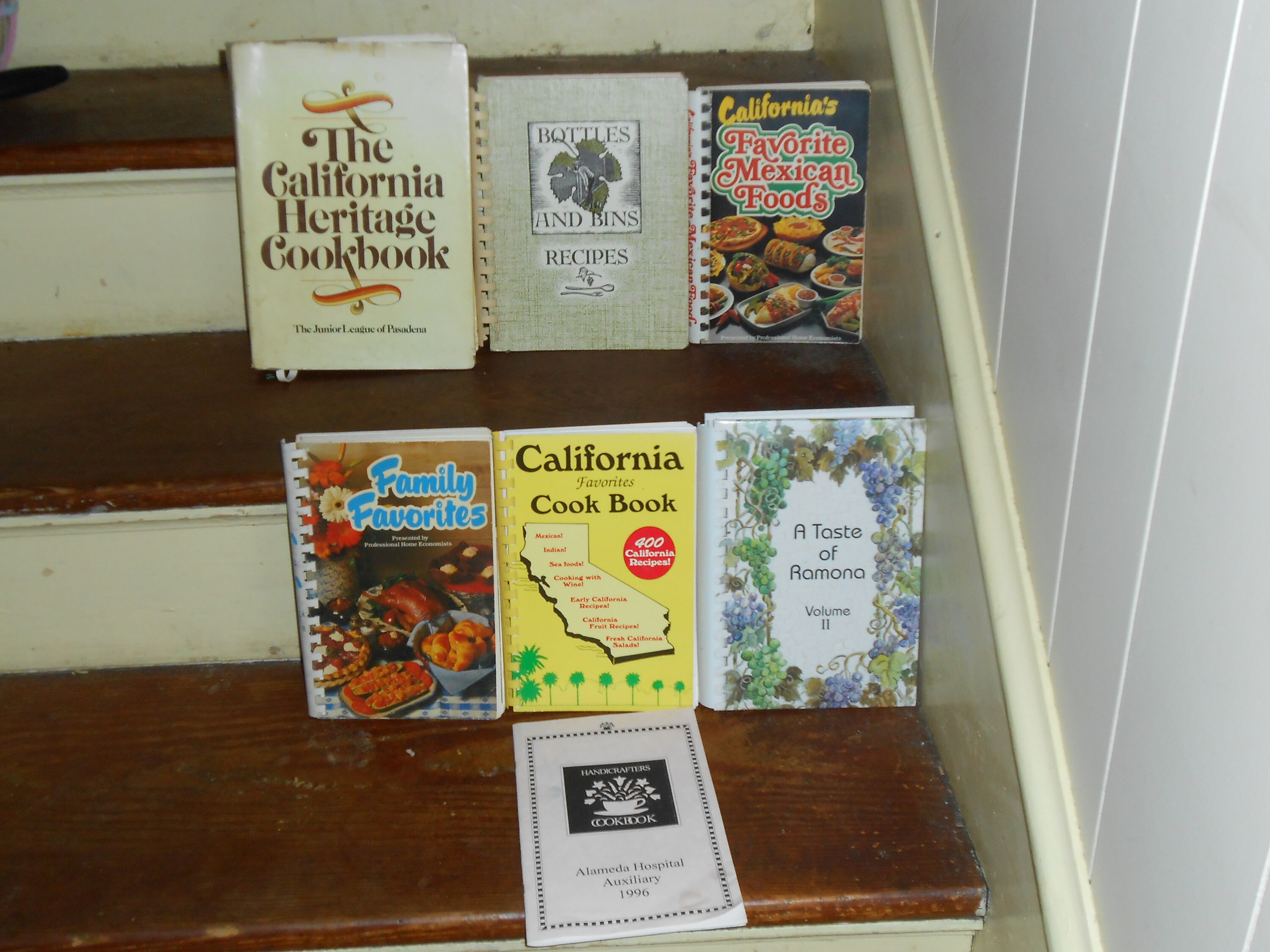 Lot Of 7 Best California Vintage Cookbooks Ca Clubs Junior League Spiral Bound Hard Cover Very Good For 1 Price Rare Local Cook Books