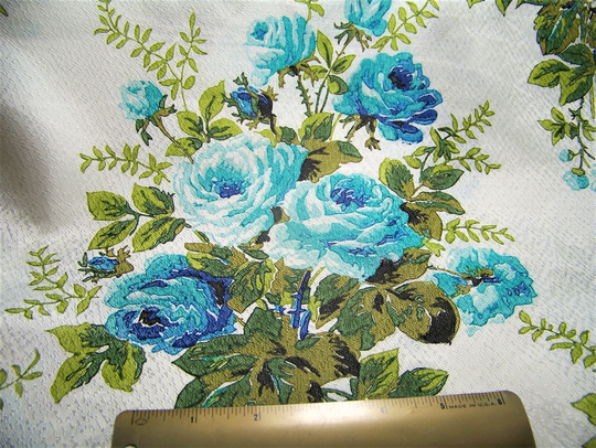 1960's Blended Rose Floral 44" W X 36" L Quilting Sewing Fabric Invb1