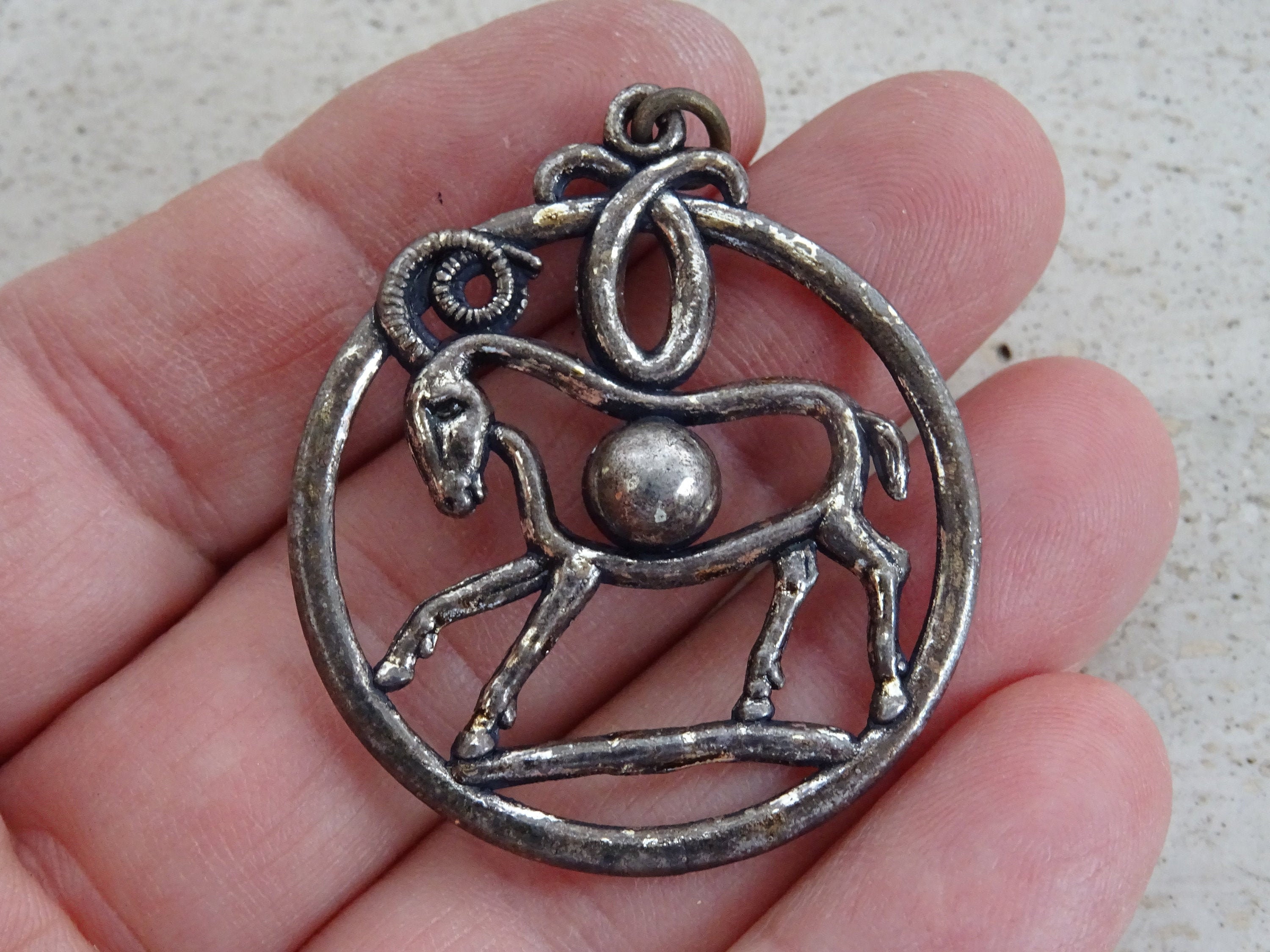 Vintage Silver Plated Zodiac Constellation Medal Pendant Charm Medaillon Medallion Sign Of Aries. | Ram B 8