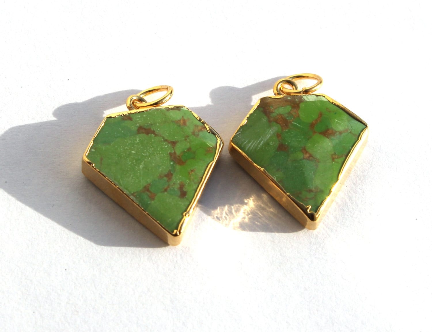 1Pc 20x19mm Gold Electroplated Edge Green Sediment Jasper Gemstone Pendant/Arrowhead /Single Bail /Diy Jewelry Making Mx09