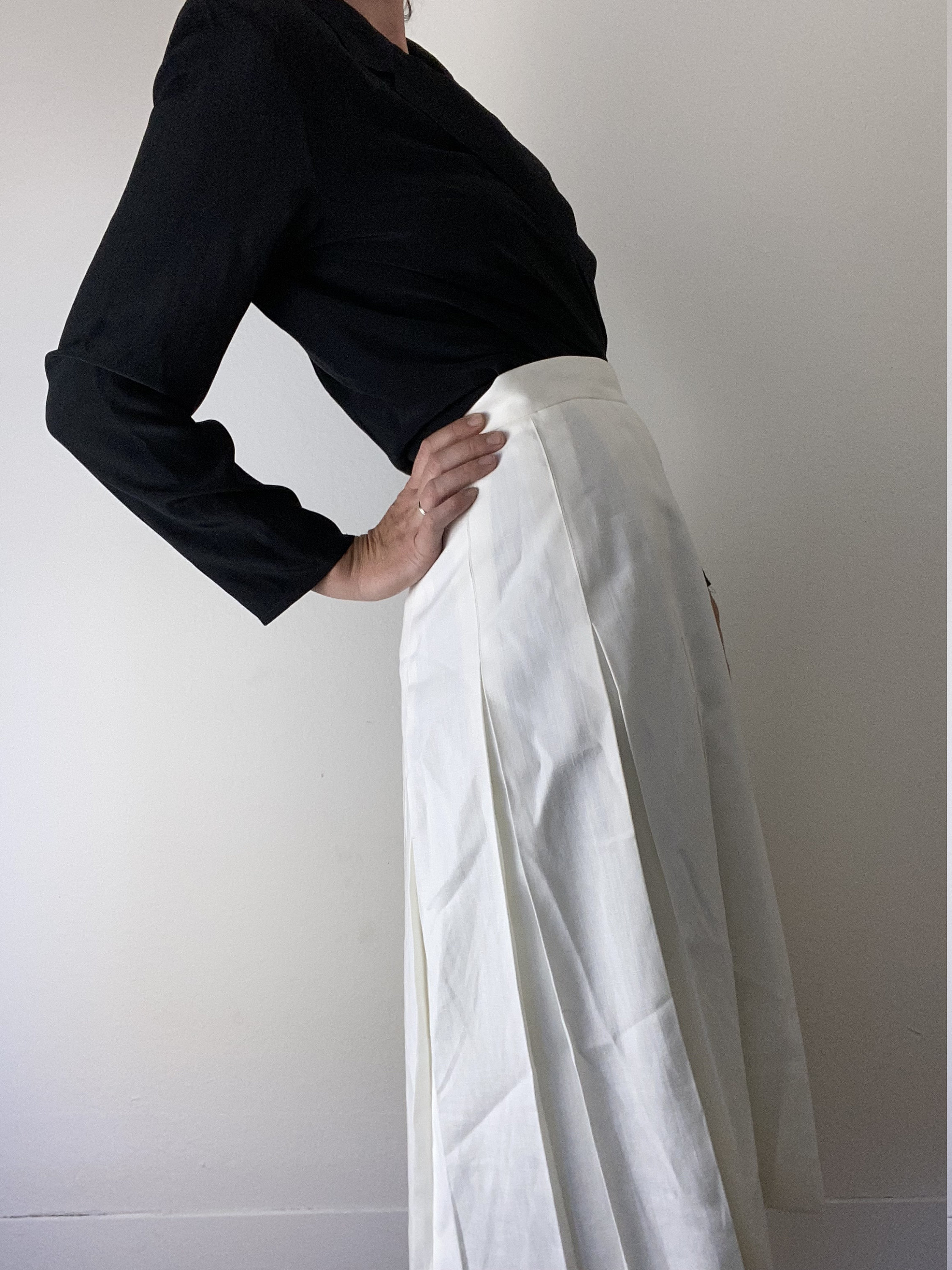 Vintage White Linen Blend Pleated Skirt