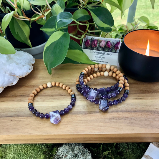 Diffuser Bracelet with Amethyst & Raw Sandalwood/Holistic Crystal Jewelry Essential Oil Aromatherapy