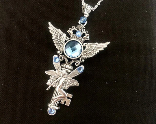 Necklace Or Necklace Romantic Key With Elf Art Nouveau, Wings Of Angels, Blue Swarovski Crystal