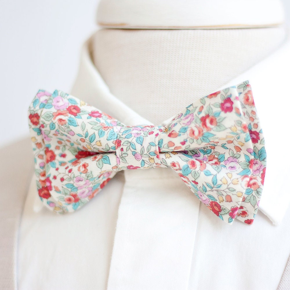 Bow Tie, Mens Bowtie, Bowties, Ties, Groomsmen Wedding Floral Red, Coral - Bouquet in Blossom