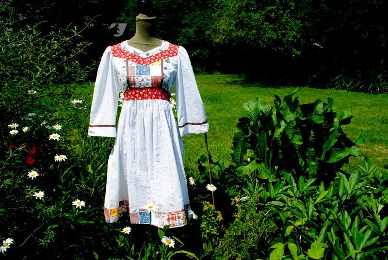 Boho Vintage 1970, White Cotton Blend, Eyelet Lace Dress, Empire Waist Line, Bell Sleeve, Patched Fabric . Size 4
