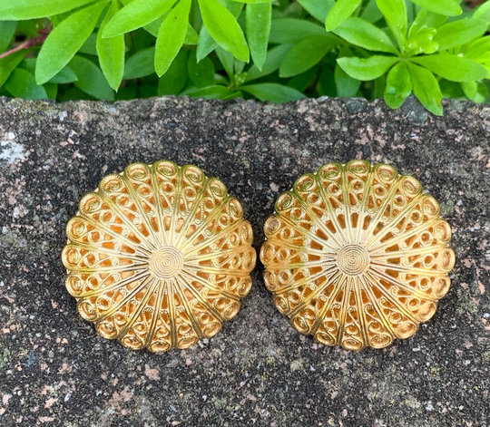 Vintage Crown Trifari Mid Century Gold Tone Filigree Dome Post Clip On Earrings/