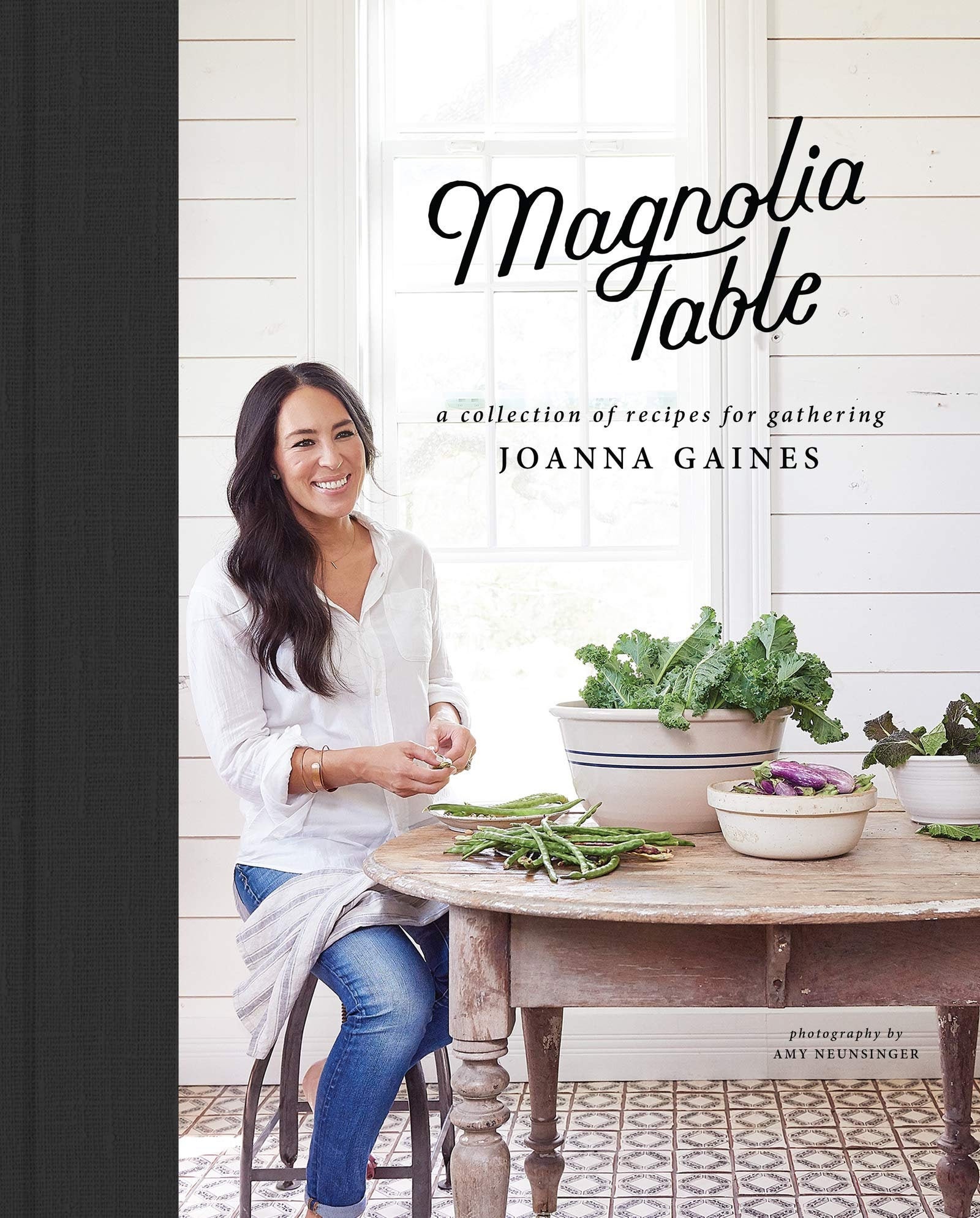Magnolia Table Joanna Gaines Mint Condition Hardcover Cook Book Best Price On The Internet First Edition, Perfect Gift For Your Chef
