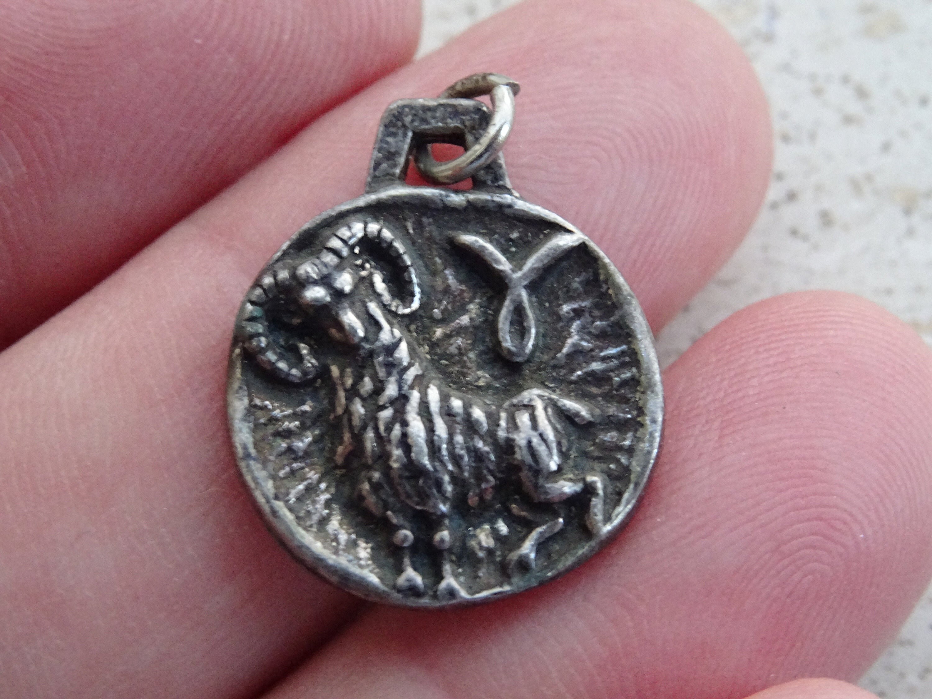Vintage Silver Plated Zodiac Constellation Medal Pendant Charm Amulet Talisman Sign Of Aries. | Ram D 19