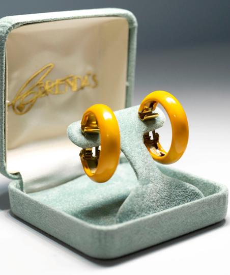 Pat Pending Yellow Enamel Goldtone Hoop Pend Clip Back Vintage Estate Earrings