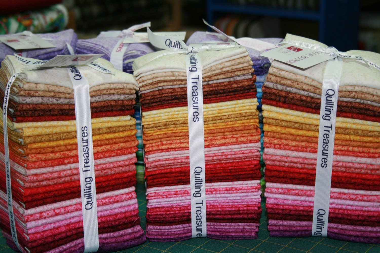Color Blends - Fat Qtr Bundle Warm 30Ct