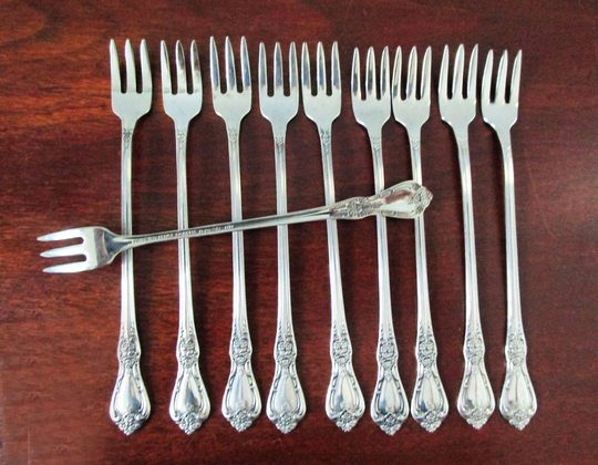 Kennett Square Oneida 8 Cocktail Seafood Forks Flatware, Stainless Steel Glossy Distinction Deluxe, 1971-85 Discontinued, Vintage Silverware