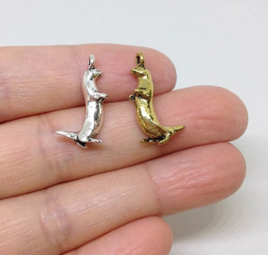 4/10/50 Otter Charm