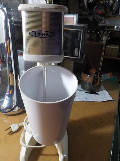 Vintage Iona Dairy-Bar Mixer Model Dm-1 Milk Shake Blender Free USA Shipping
