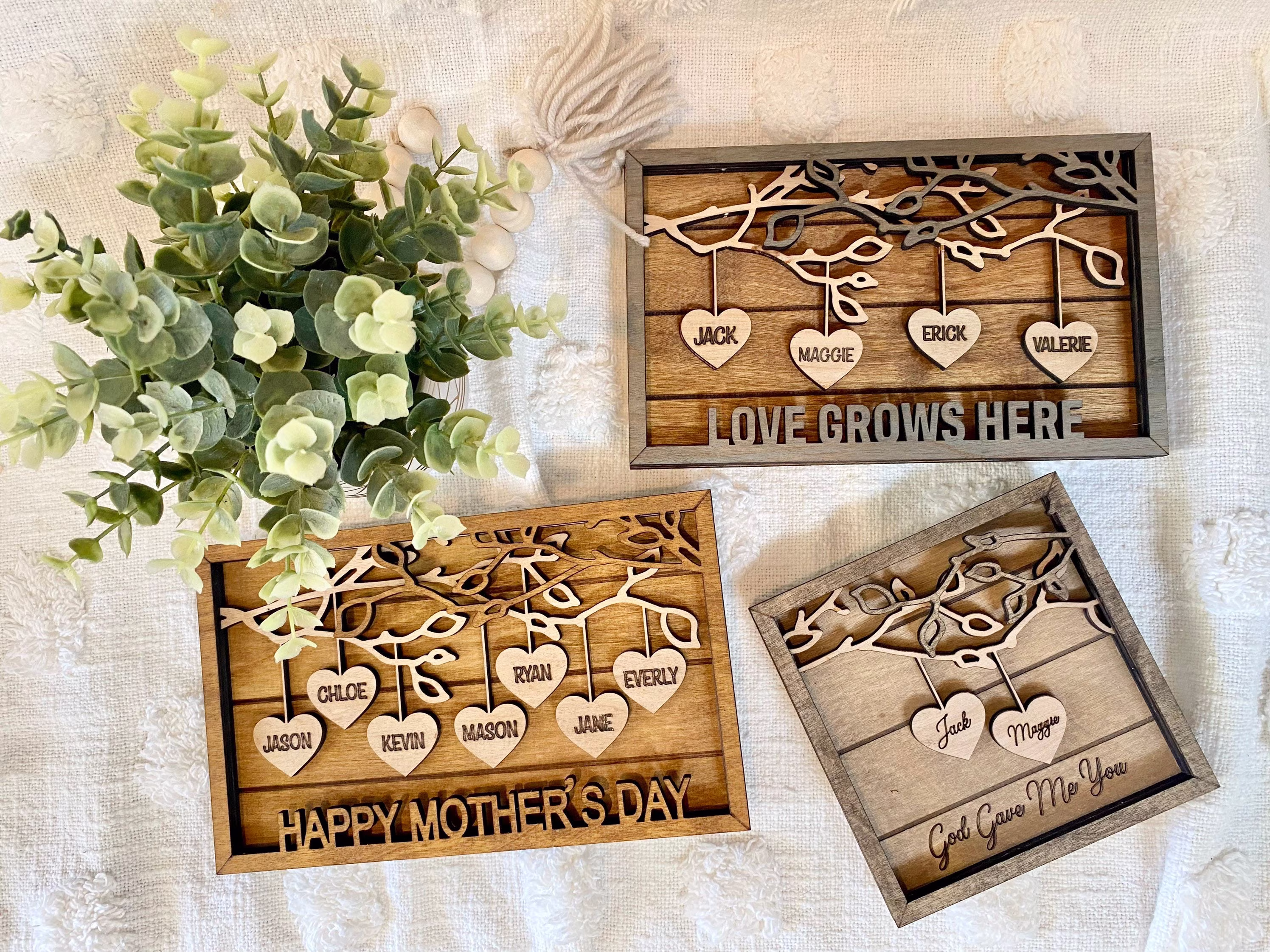 Personalized Wooden Family Tree Sign | Mothers Day Gift Grandkids Names Hanging Hearts Custom Valentine's Gift Family Tree