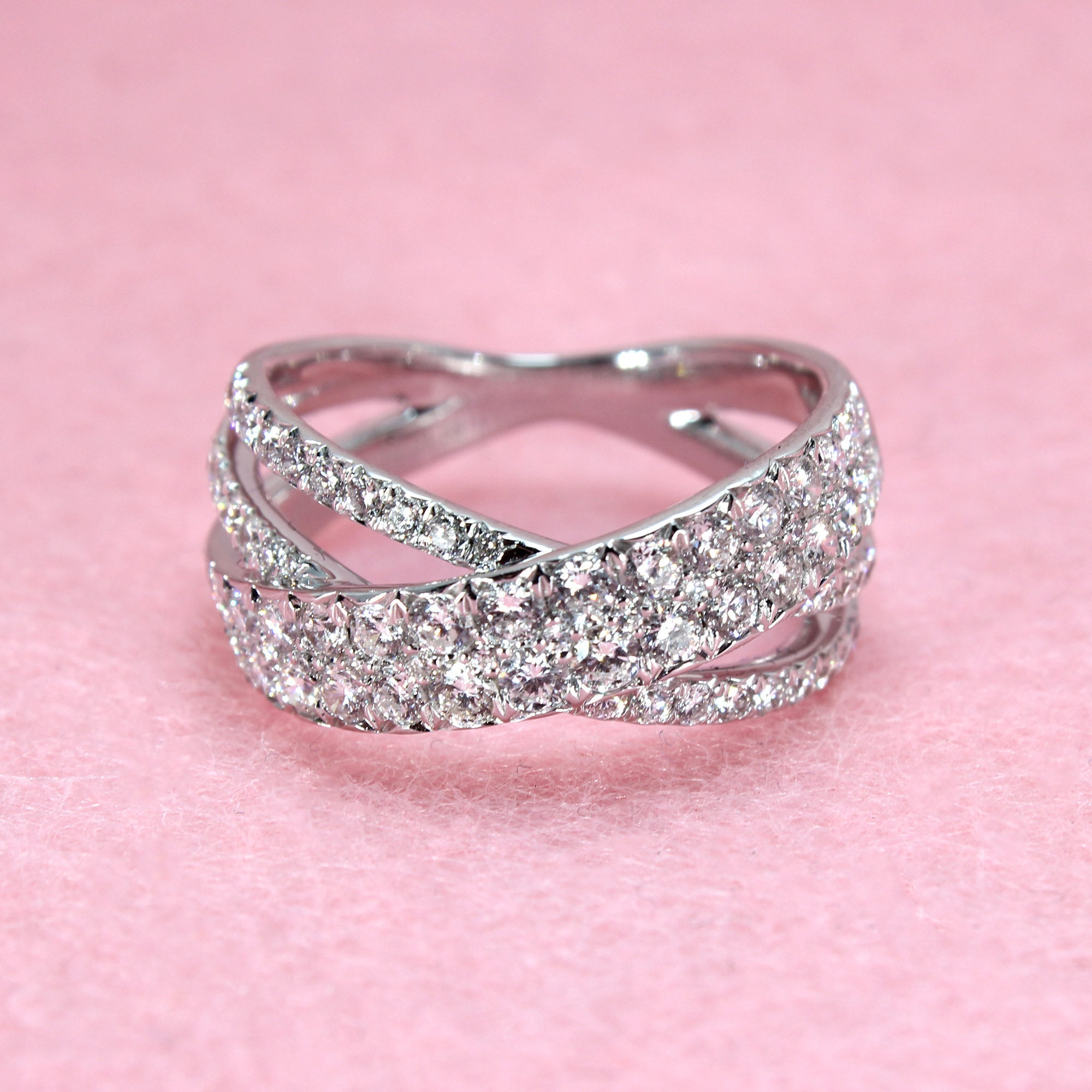 1.33 Ctw Diamond Criss Cross Ring - 18K White Gold | 82 Diamonds Wedding Anniversary Band Split Shank 5 Row
